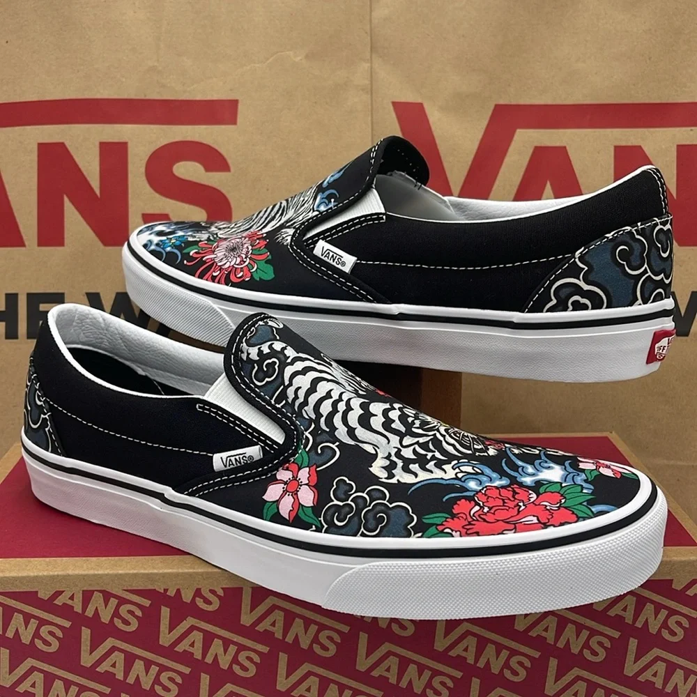 Vans WMNS Black Slip-On Shoes with Floral and Tiger Design Classic Slip On Snkrs - Picture 9 of 16